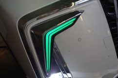 30系アルファードのヘッドライト&モデリスタ シグネチャーイルミの16色RGB化 緑が非常にきれいですね。
