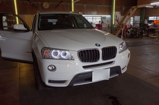 BMW X3 のテールランプ修理 BMW X3 のテールランプ修理