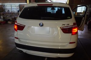BMW X3 のテールランプ修理