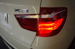BMW X3 のテールランプ修理 最近多いLED修理。X3は点灯用ドライバーに不具合が多く、比較的安く修理が可能です。