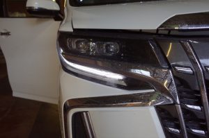 ３０アルファードの2眼ヘッドライトデイライト加工