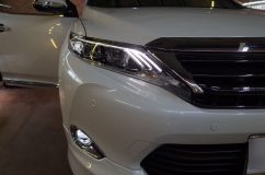 60前期ハリアーのシーケンシャルウィンカー施工 スモールも明るくしました。