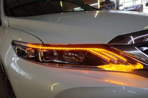 ６０前期ハリアーのシーケンシャルウィンカー施工