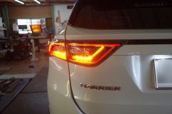 60前期ハリアーのシーケンシャルウィンカー施工 テールはブレーキ部分をウィンカーに打替えしました。
