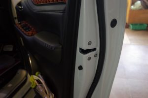 30系後期アルファードにイージークローザー付けてみました。 BEFORE