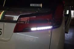 30後期アルファードのシーケンシャル&デイライト追加 ウィンカーをデュアルカラーチップで、バックランプを強発光に。