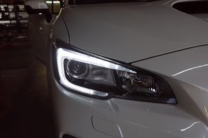 レヴォーグのヘッドライト加工（デイライト＆ウィンカー）