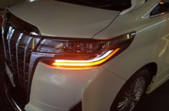  シーケンシャルウィンカーも施工後にお客様は一様に「めちゃくちゃ明るい！」とおっしゃられます。手前味噌ですが、私もそう思います。 