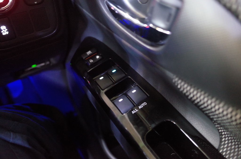 20系ウィッシュのエアコンパネル他のLED打ち換え作業 - トレードゲート