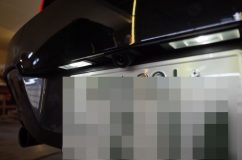  カメラはなぜかセダン用が届いたので加工して取り付けしました。 