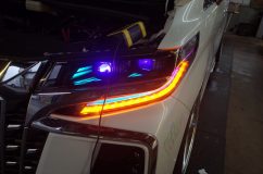30アルファードのヘッドライト加工~ ウィンカーはデモモードを搭載したピロピロ仕様。イベントにはインパクトが重要です。