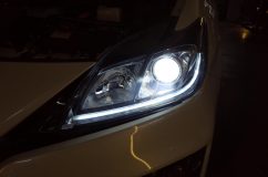 G's 30 プリウスのヘッドライト加工 純正のアイラインが暗くぼんやりしているため、シリコンシーケンシャルチューブに変更しました。