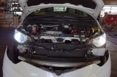 50エスティマのヘッドライトのHID to LED施工~ 片側だけ取り付けてみました。明らかにLEDの方が明るく、色見も真っ白で気持ちいいです。