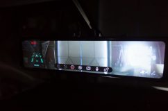 ノートのミラー型リアモニター取り付け あと、ドライブレコーダーにはHDRとGPSの機能は必須です。せっかく撮影した映像も白ボケしていたり、撮影時間がずれていたりすると、証拠能力が低くなってしまいます。