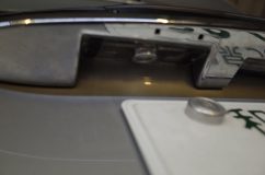  そこで最も適しているのはこの圧電スイッチです。素子に圧力をかけることで接点を短絡させるスイッチです。 
