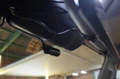 カメラも最小限の構成となるので比較的小型で、視界の邪魔になることも少ないです。 