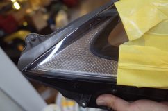 ダイヤカットアクリルを使ってスムージング加工を実施。 