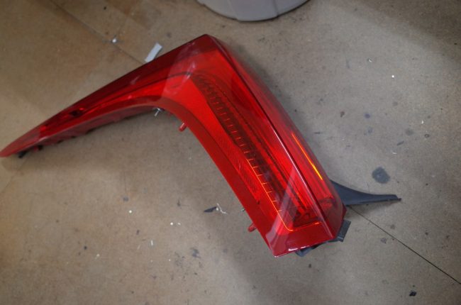 キャデラック XLR のテールランプ 日本仕様改善 キャデラック XLR のテールランプ 日本仕様改善