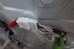 80ハリアーのエントリーライト施工 電源は、ミラー下のウェルカムランプから分岐させました。