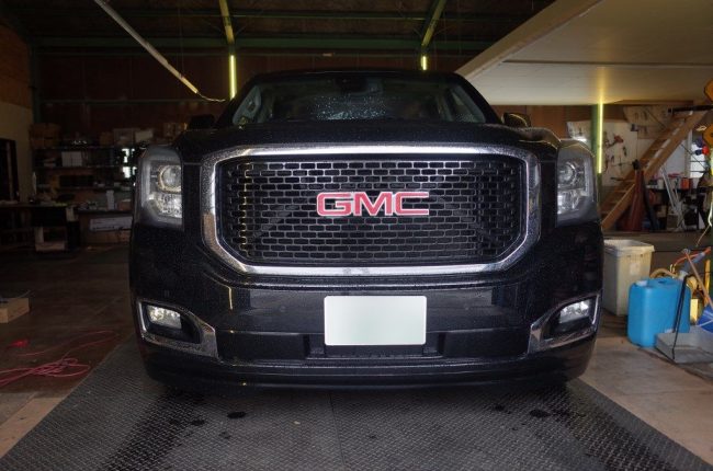   GMC ユーコンのテールランプ修理  
