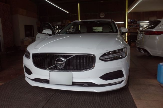 VOLVO V90 D5のドライブレコーダー取り付け VOLVO V90 D5のドライブレコーダー取り付け