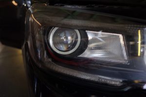 レヴォーグのヘッドライト修理