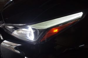 ５０プリウスのヘッドライトインナーブラックとイカリング＆サイドマーカー