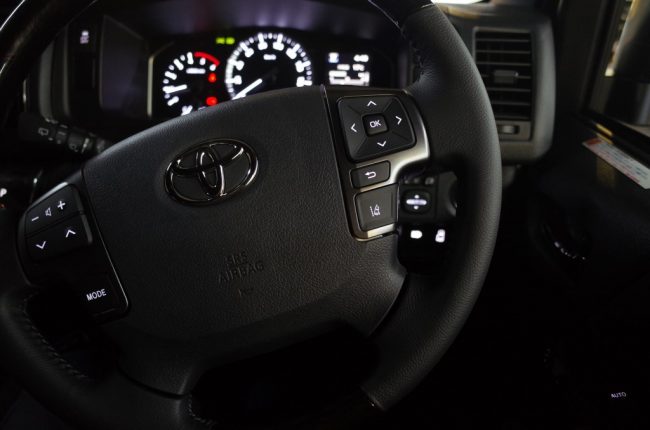 ハイエースの室内パネル類のLED打ち替え ハイエースの室内パネル類のLED打ち替え