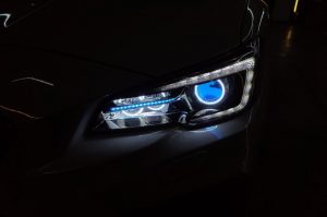 レヴォーグのヘッドライト加工