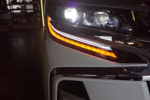 ３０アルファードのヘッドライトシーケンシャル後付け加工とウィンカーポジション