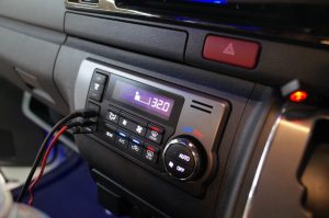 ２００系ハイエースのパネル類LEDホワイト化と給油口イルミの追加