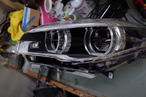 BMWのヘッドライト修理