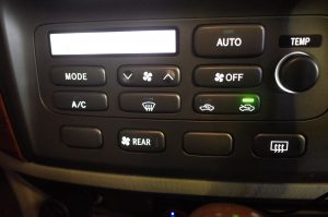 ランクル１００のエアコンパネルの電球交換（LED化）