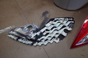 ポルシェ　パナメーラのテールランプ修理