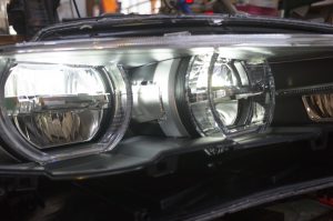 BMWのヘッドライトカットライン変更
