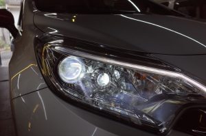 日産ノートのヘッドライトプロジェクターインストール
