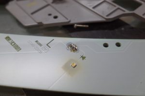 CR-Zのヘッドライト　スモール修理