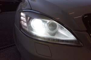 W221　DEPOヘッドライト修理