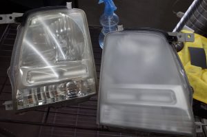 ワゴンRのヘッドライト黄ばみ除去＆コーティング塗装