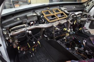 BMW F20 のダッシュボード後期移植
