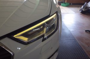 AUDI A3のヘッドライトデイライト修理