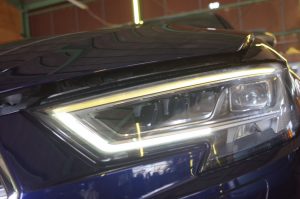 AUDI S3のヘッドライトデイライト黄ばみ修理