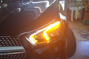 Mercedes GLE　のヘッドライトウィンカー修理