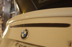 BMWのハイマウントストップランプ修理