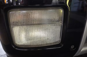 ダイハツネイキッドのフォグランプ水没修理