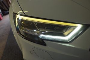 AUDI A3のヘッドライトデイライト修理