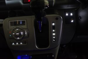 鈴木　えぶりぃの内装パネル類のLED打ち換え