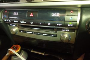 レクサス LS460のLEDバックライト修理とアナログ時計交換