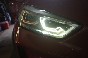 BMW F20 ヘッドライトのデイライト・ポジションランプ修理