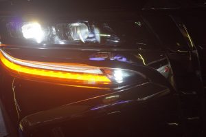 30後期アルファードの２眼ヘッドライトシーケンシャル加工・コーナリングランプ